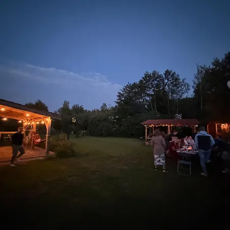 Dzika Casa de Férias *